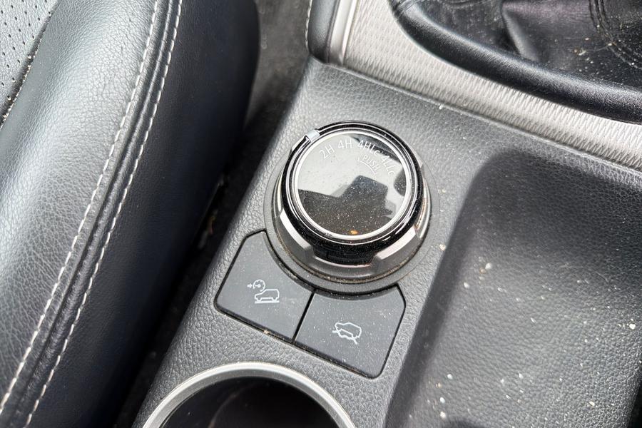 Mitsubishi L200 Photo autoimg-fcf40c8c075391d892c3287f01a49b3e13cd00fa.jpg