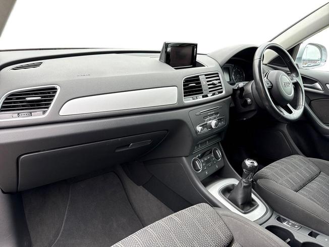AUDI Q3 Photo 2