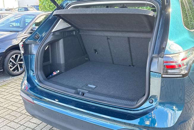 VOLKSWAGEN Tiguan Photo 12