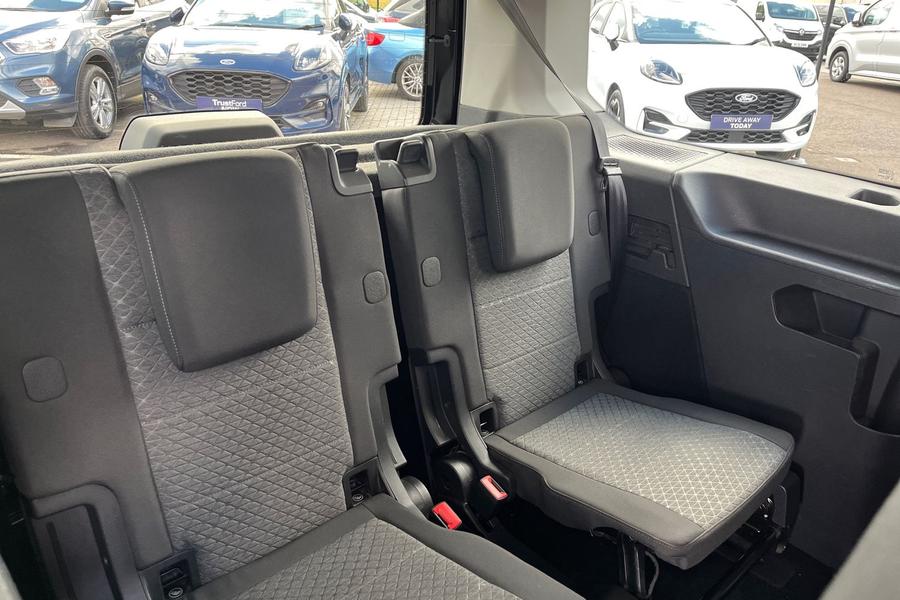 Ford Grand Tourneo Connect Photo autoimg-fd04bff34f22ba227e5cbebb5f25a4384b005d07.jpg