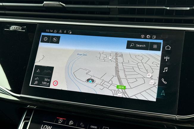 AUDI Q8 Photo 14