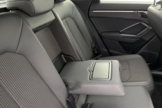 Audi Q3 Photo 21