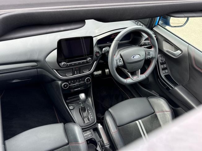 FORD Puma Photo 31