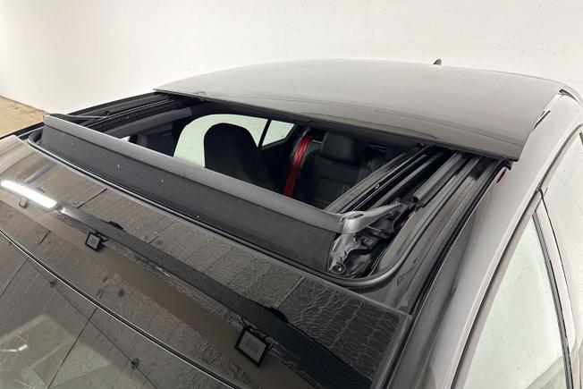 VOLKSWAGEN Golf Photo 28