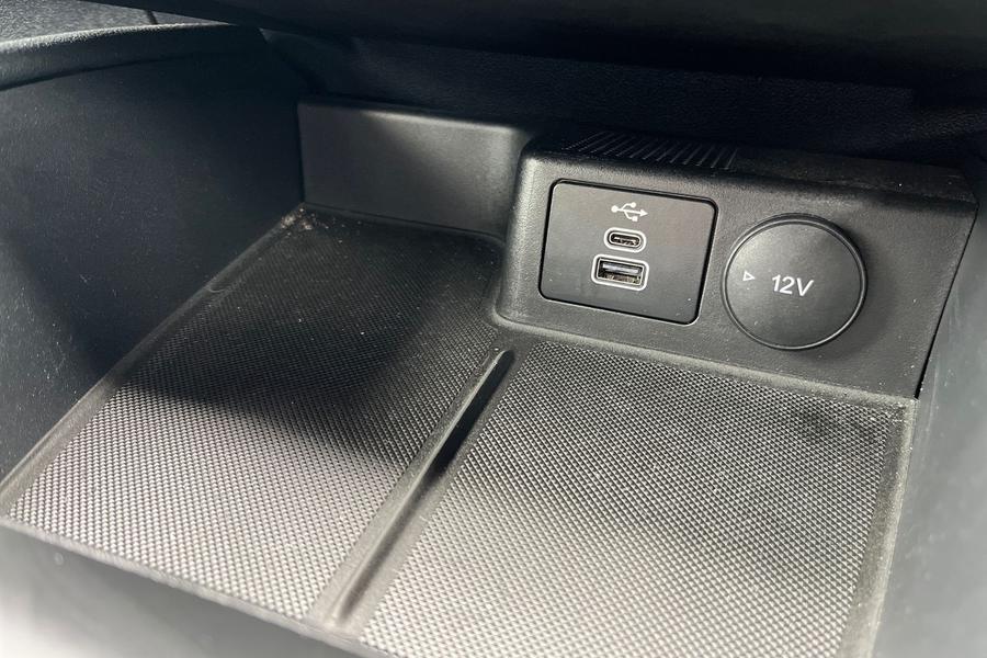 Ford KUGA Photo autoimg-fd0e10f30a65854add7fa7cfc8834ea55251facf.jpg
