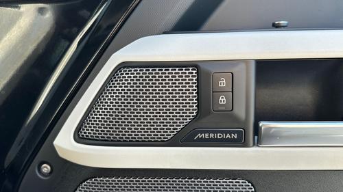 Land Rover Defender Photo autoimg-fd0f64d044ab9441784fbc186ac4ed8769d9f84d.jpg