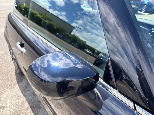 MINI Hatch Photo 20