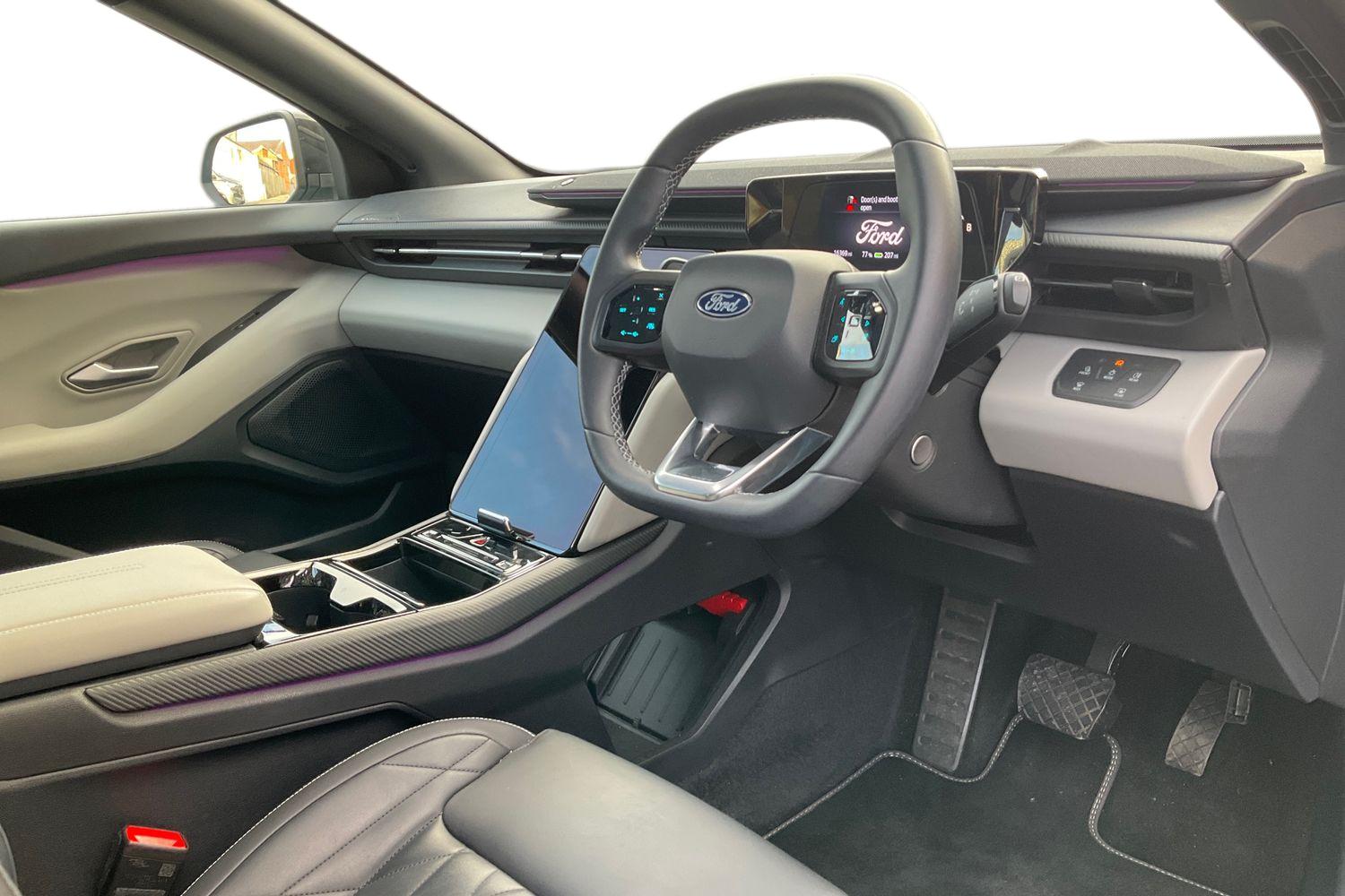 Ford Explorer Photo 8