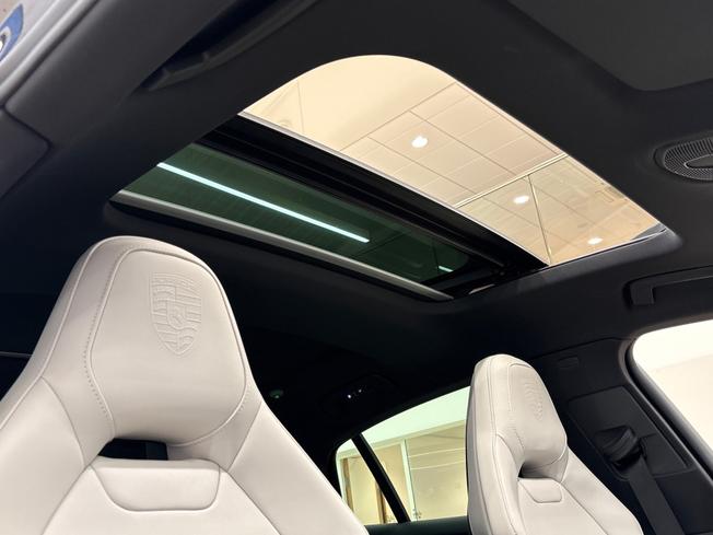 PORSCHE Panamera Photo 28
