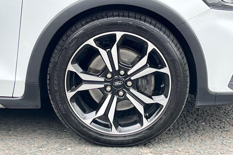 Ford Focus Photo autoimg-fd126b80808a0851b64418619049e43633bf2482.jpg