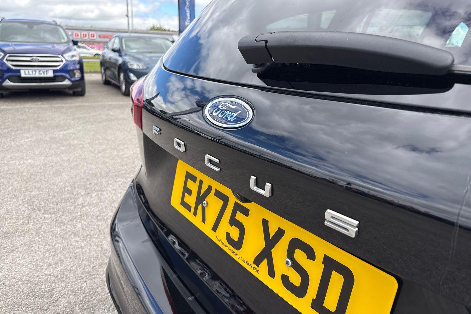 Ford FOCUS Photo 39