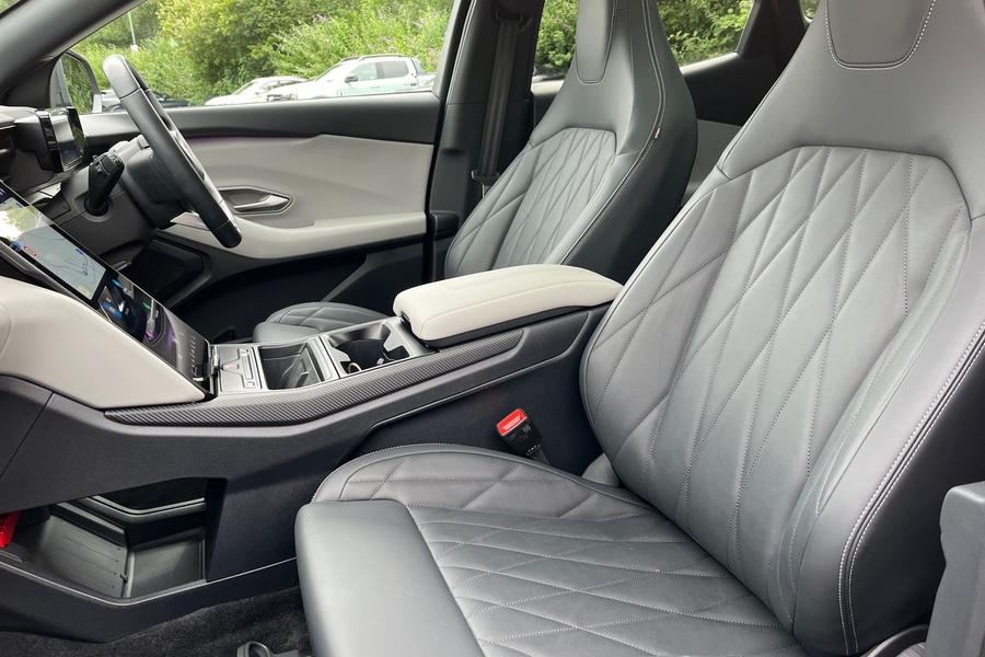 Ford Explorer Photo autoimg-fd15199b4afe98399796e58a4d5658b69facfd5a.jpg