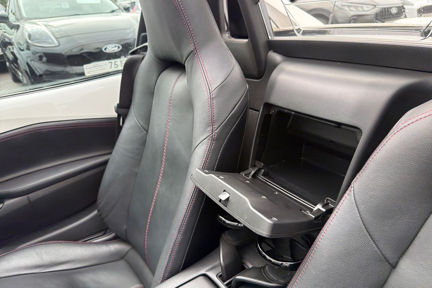 Mazda MX-5 Photo 38