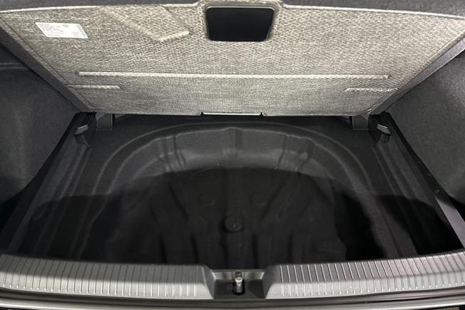 VOLKSWAGEN Golf Photo 32