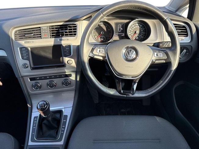 VOLKSWAGEN Golf Photo 11