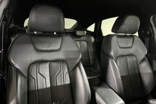 AUDI e-tron Photo 27