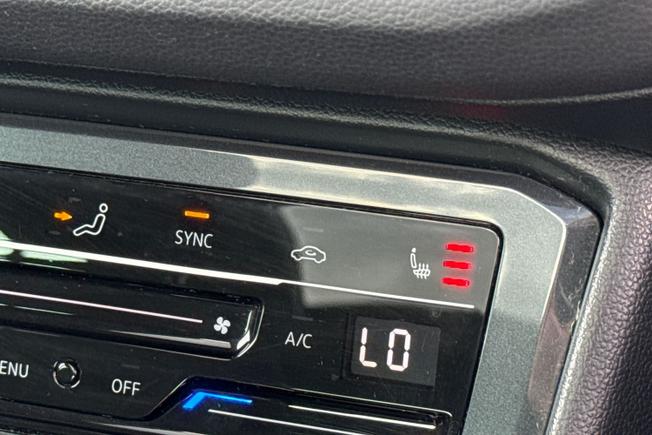 VOLKSWAGEN Tiguan Photo 33