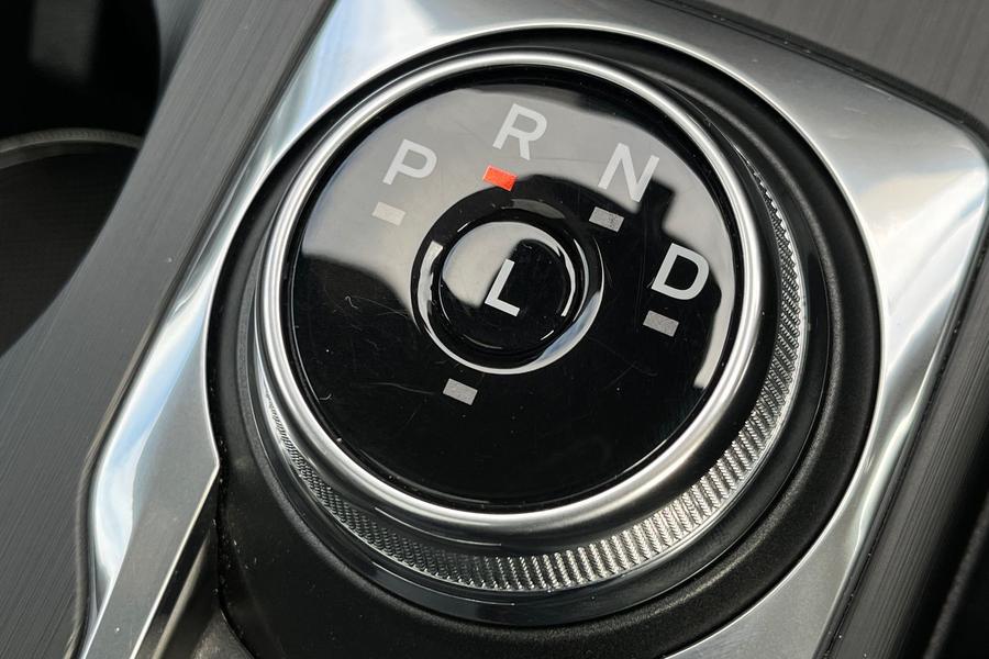 Ford Kuga Photo autoimg-fd2a26101480ff78bcf9082bc3e80740739696b8.jpg