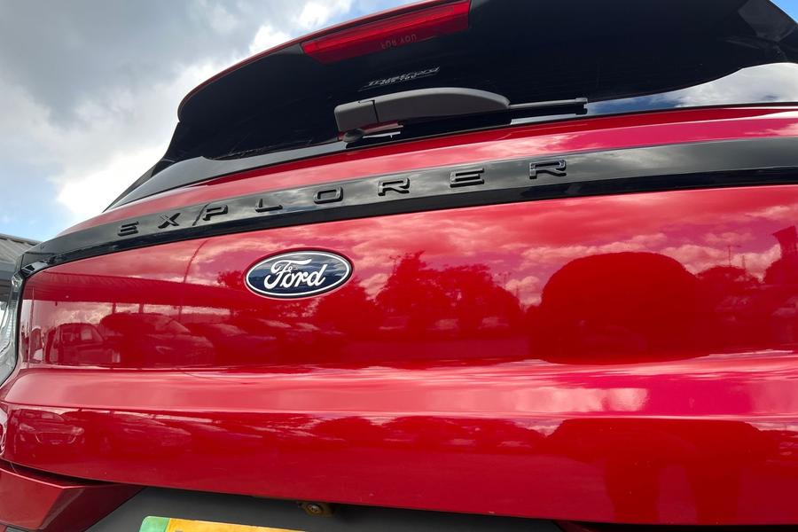 Ford Explorer Photo autoimg-fd2b1069751d06ee2d0a432b17891e0e5f28bbf5.jpg