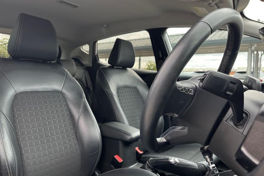 Ford Fiesta Photo autoimg-fd2bcacbc17830140ca4c64abba6de17da672452.jpg