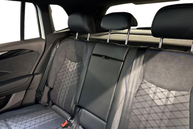 VOLKSWAGEN Tiguan Photo 9