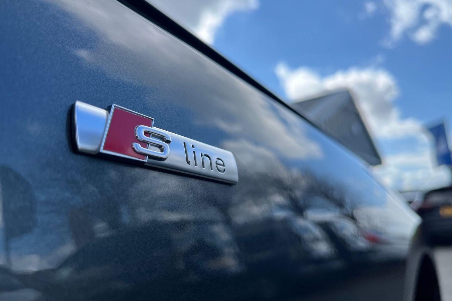Audi A4 Photo 39