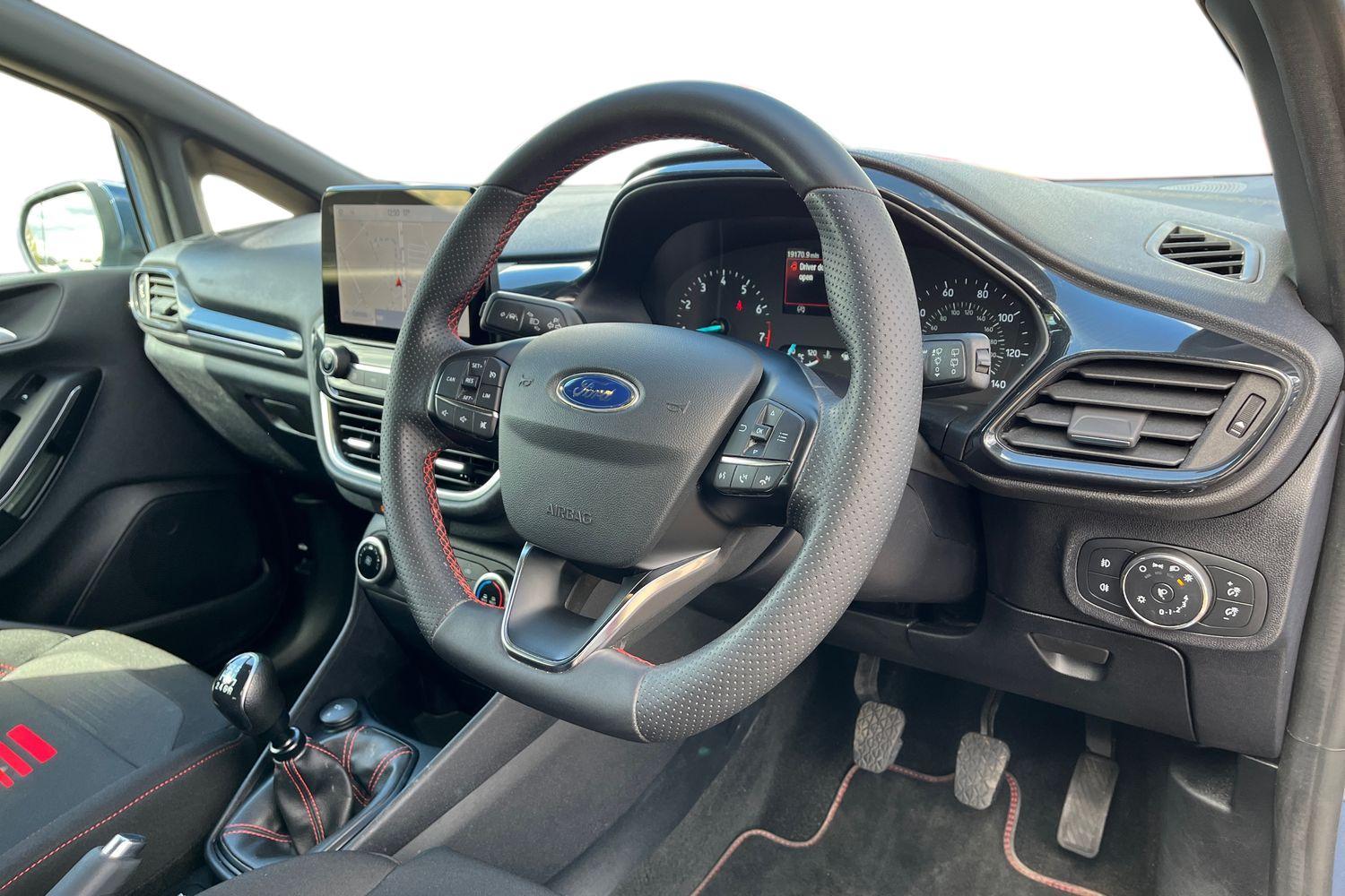 Ford Fiesta Photo 8