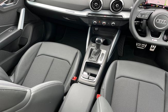 AUDI Q2 Photo 27