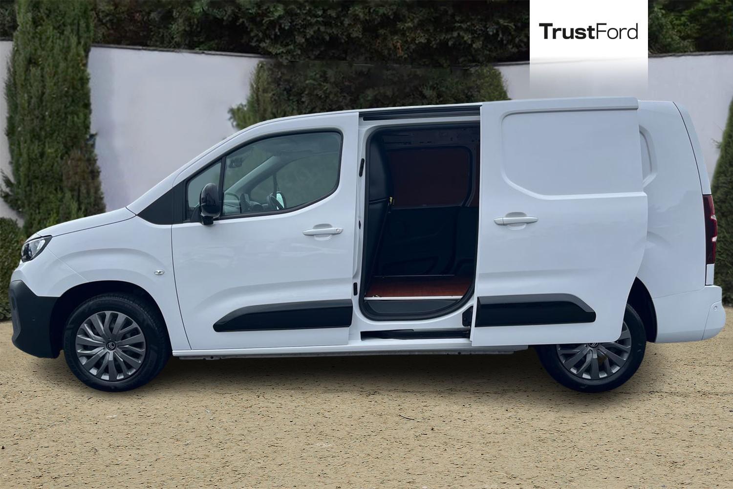 Citroen BERLINGO Photo 4