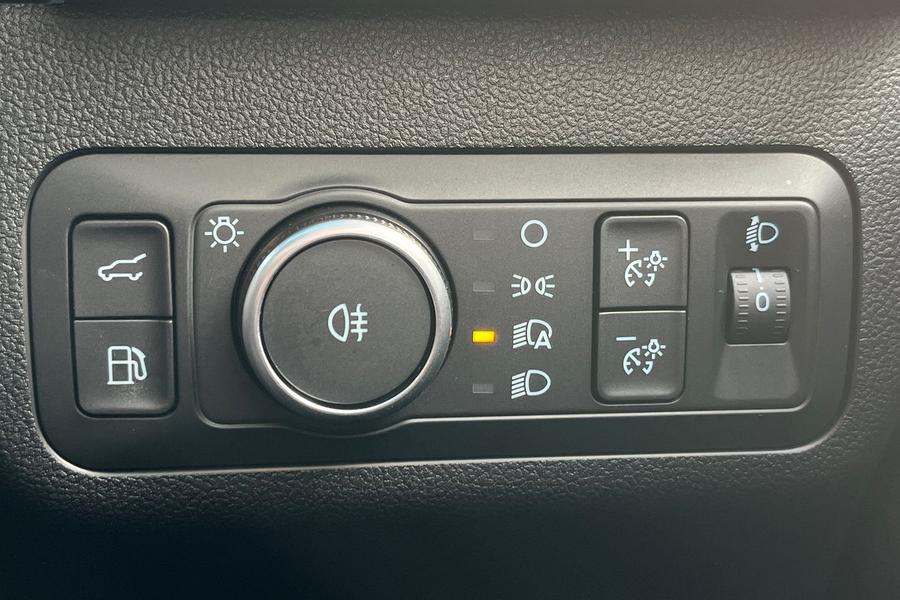 Ford KUGA Photo autoimg-fd3ca03ac6094e0040b77c41626436e73641af98.jpg