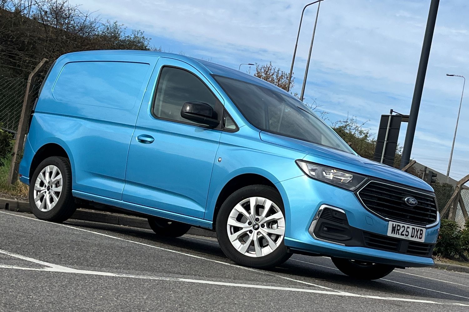 Ford TRANSIT CONNECT Photo 24