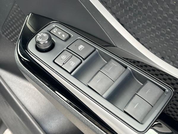 Toyota C-HR Photo autoimg-fd44267e0726317f2e6615dd4b910eaf2e739b2e.jpg