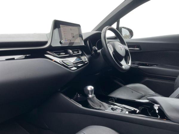 Toyota C-HR Photo autoimg-fd45e756da2fd4333e3bc76ecf2c007096766354.jpg