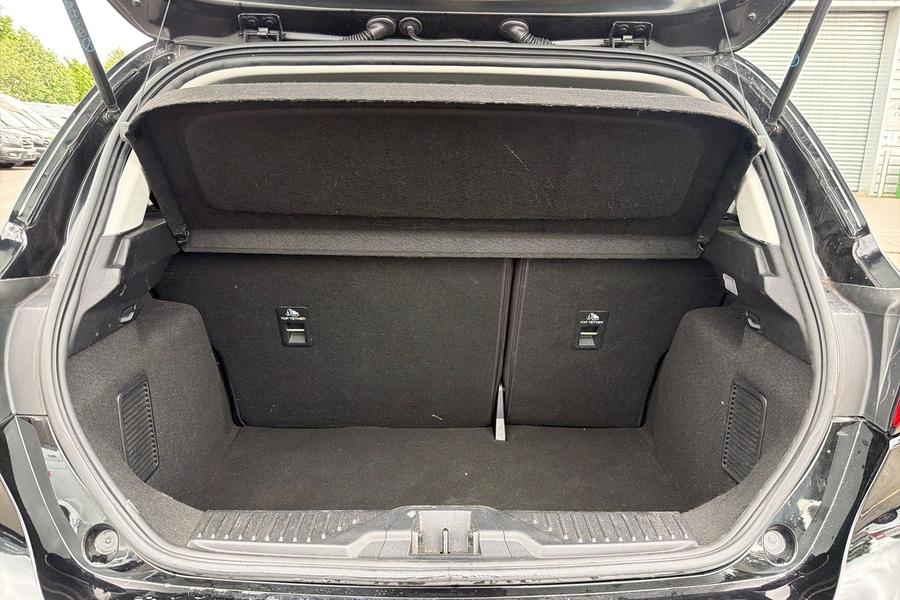 Ford FIESTA Photo autoimg-fd46974962b3c2b173fb2899b69ce90c55f818f9.jpg