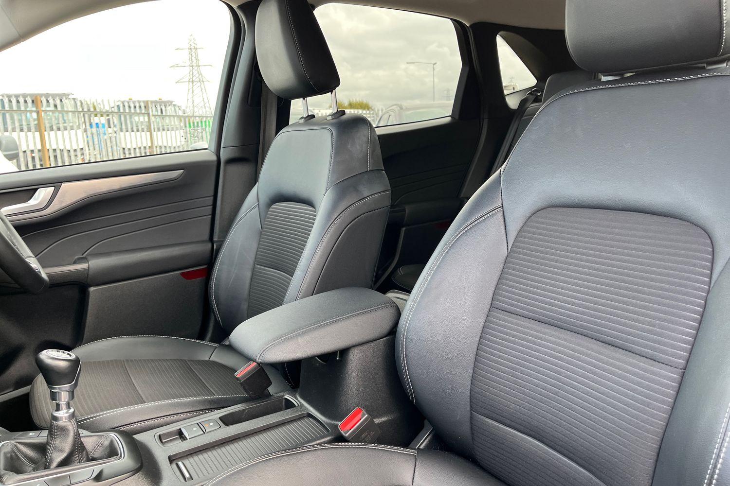 Ford Kuga Photo 18