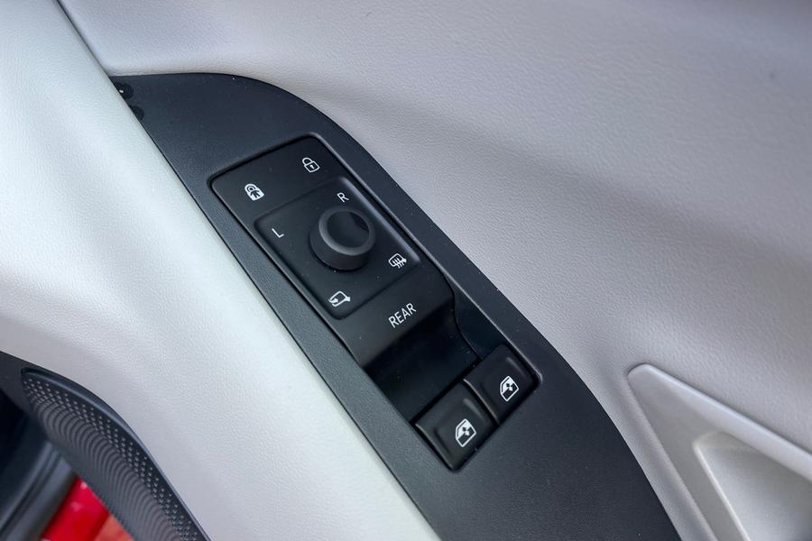 Ford CAPRI Photo autoimg-fd48ede23b98fcb628235c5081722f98b89b37e8.jpg