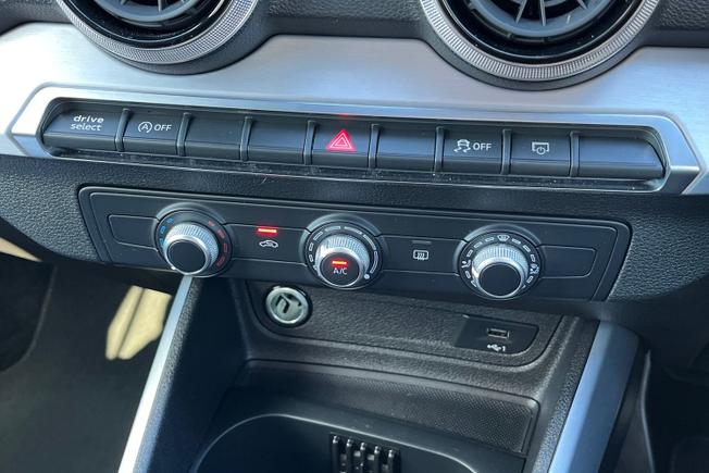 Audi Q2 Photo 38