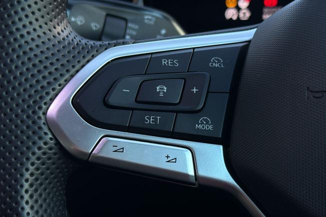 VOLKSWAGEN Passat Photo 16