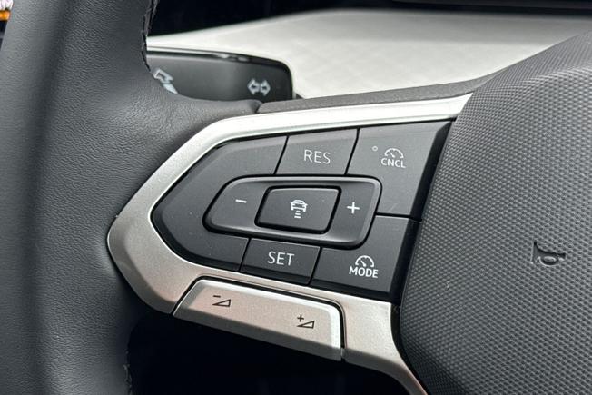 VOLKSWAGEN Golf Photo 16