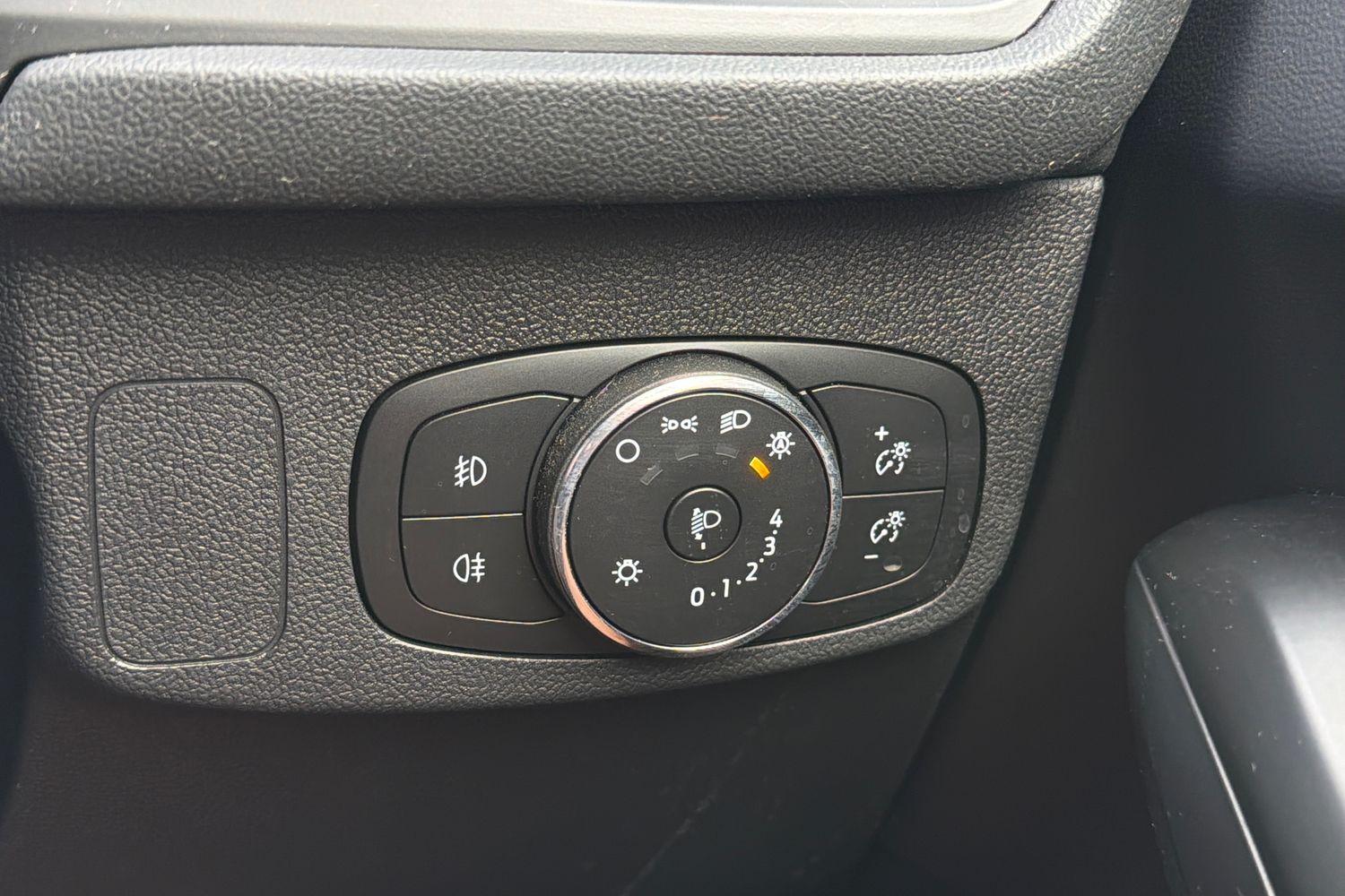 Ford FOCUS Photo 28