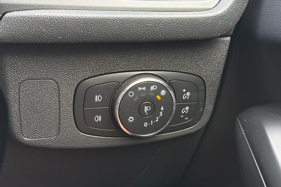 Ford FOCUS Photo autoimg-fd53f2771f4671d910f9280525c759d1ebd61da4.jpg
