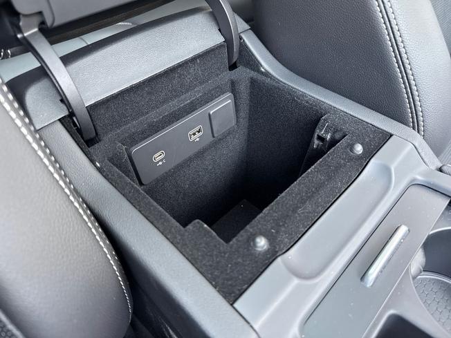 JAGUAR F-Pace Photo 55