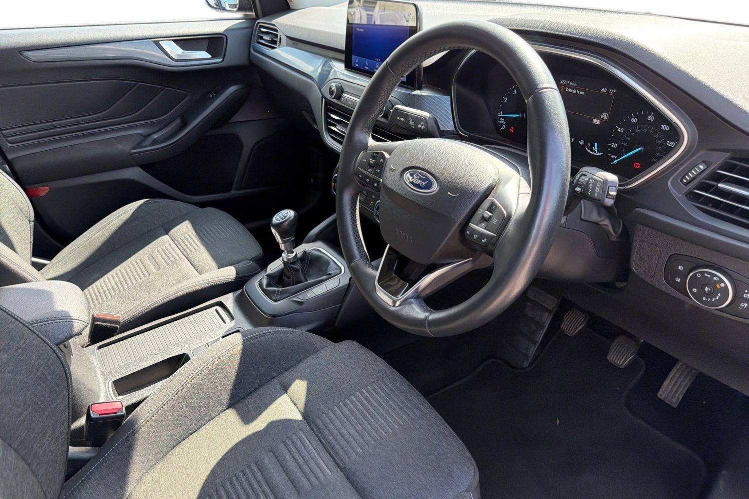 Ford FOCUS Photo 8