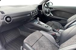 AUDI TT Photo 2