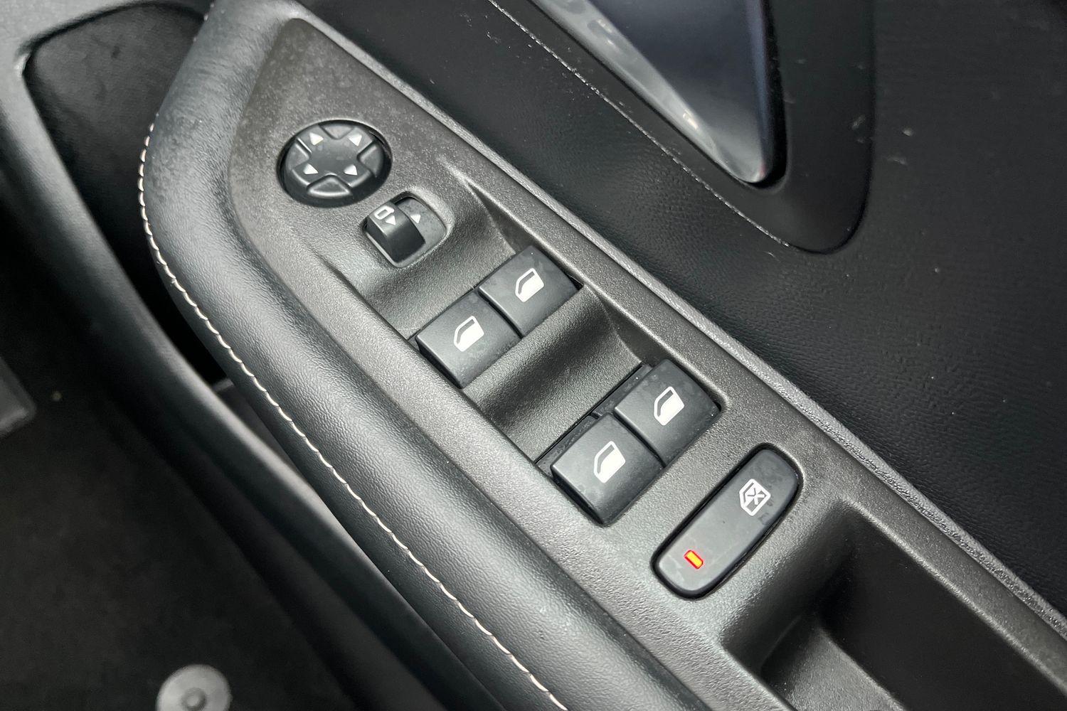 Peugeot 208 Photo 15
