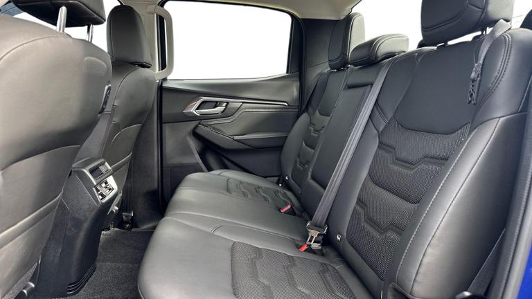 Used Isuzu D-Max WK74XBL 4