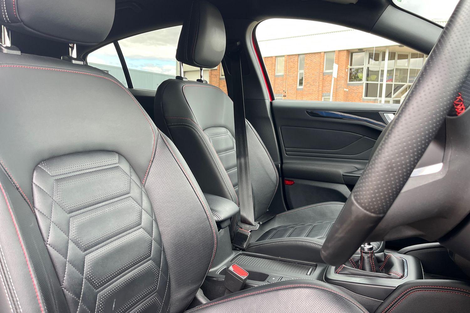 Ford Focus Photo 16