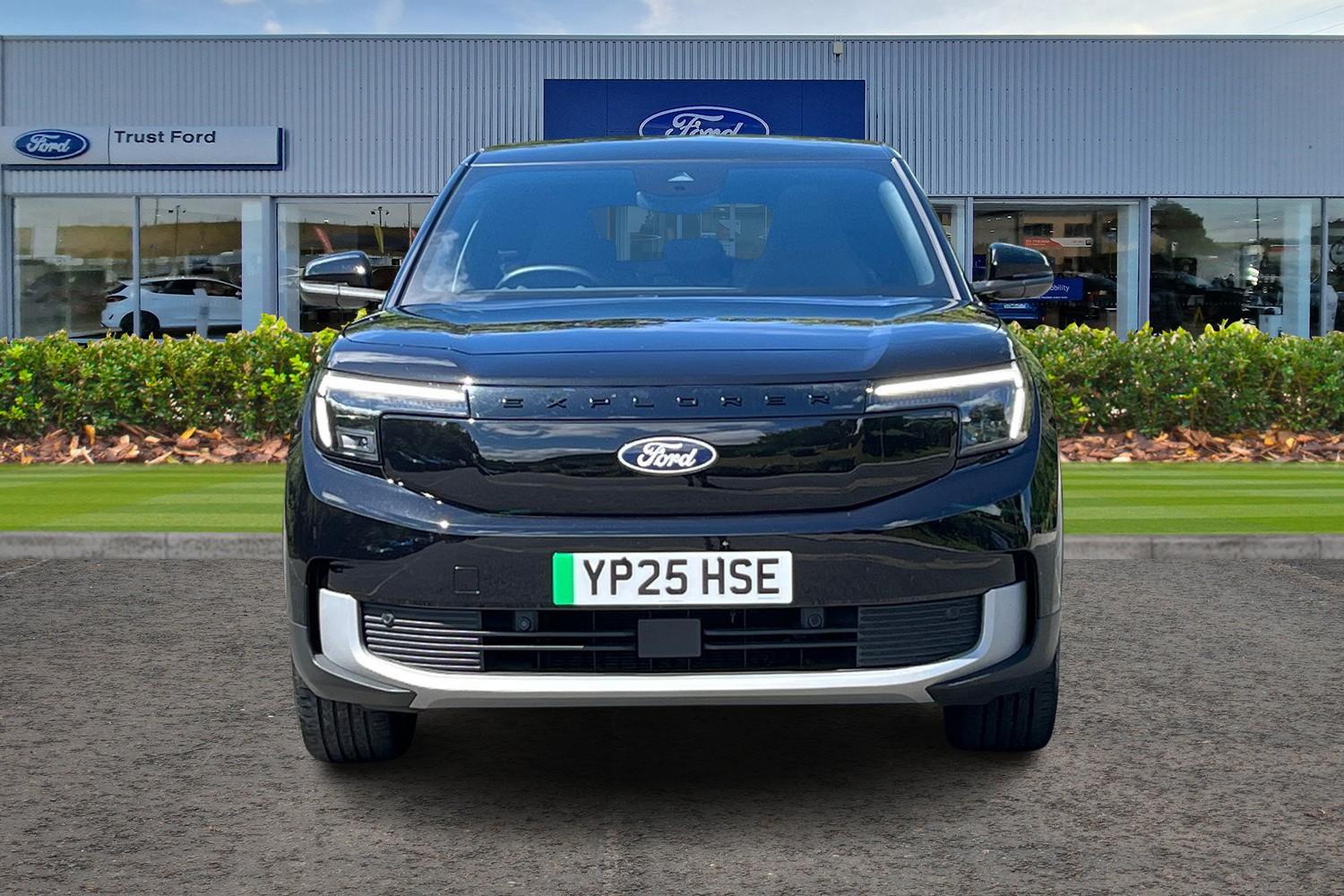 Ford Explorer Photo 5