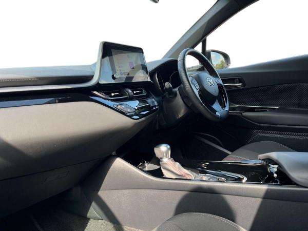 Toyota C-HR Photo autoimg-fd6f275120b95eaa27d0e1bca881811fb36c6e16.jpg