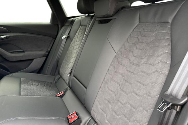 AUDI A6 E-Tron Avant Photo 9